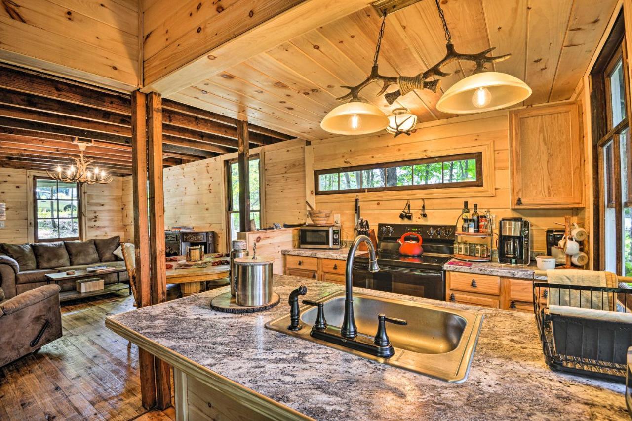Adirondacks Cabin With Fire Pit On Otter Lake! Forestport المظهر الخارجي الصورة